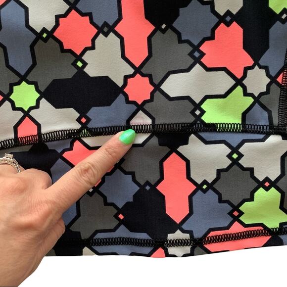 Sweaty Betty Multicolor Geometric Print Low Impact Athleisure Workout Crop Top - Picture 4 of 8